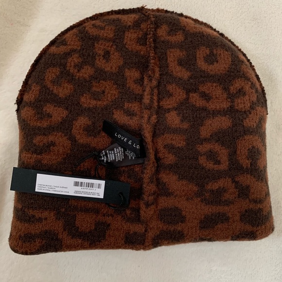 *NEW* Love & Lore Cheetah Print Winter Hat - Picture 3 of 6